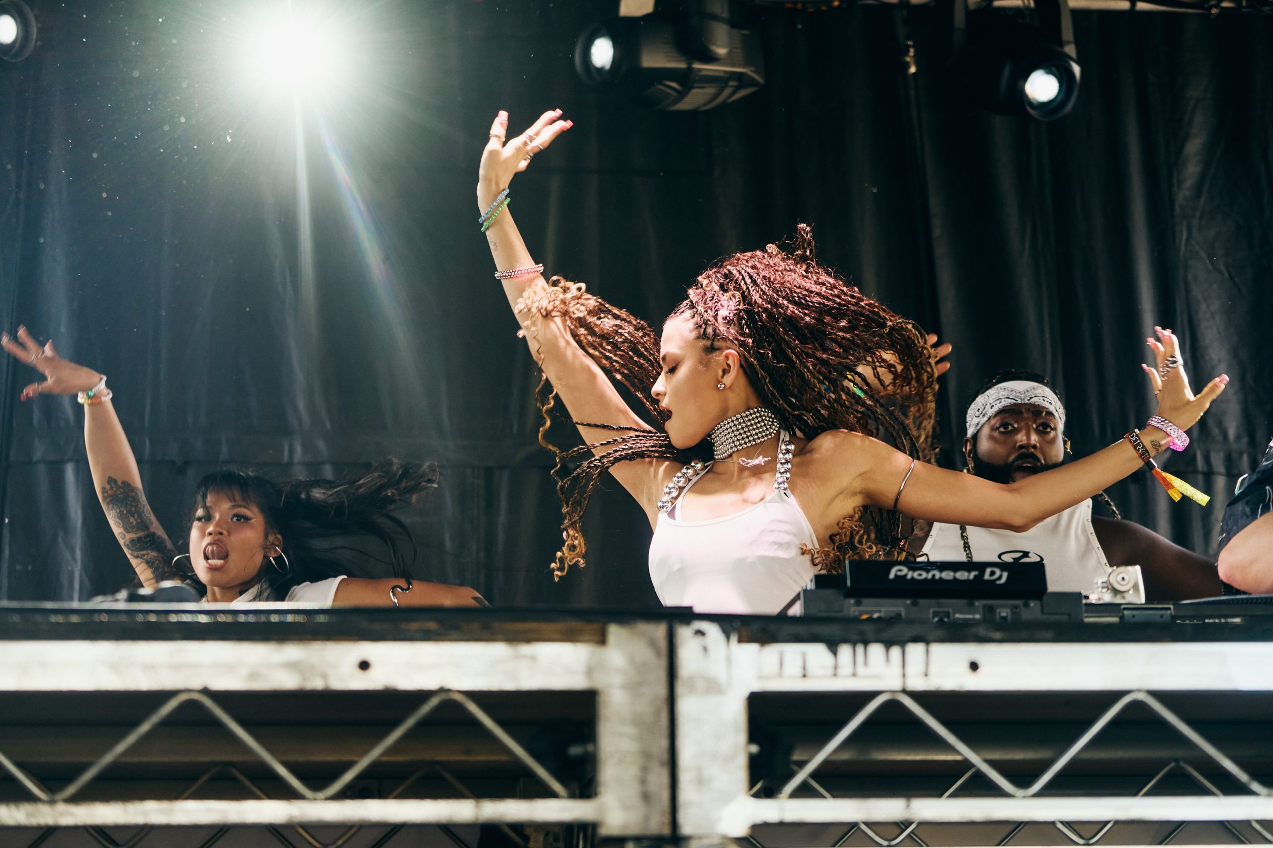 Soulful Sounds: An Electric Discussion with sillygirlcarmen